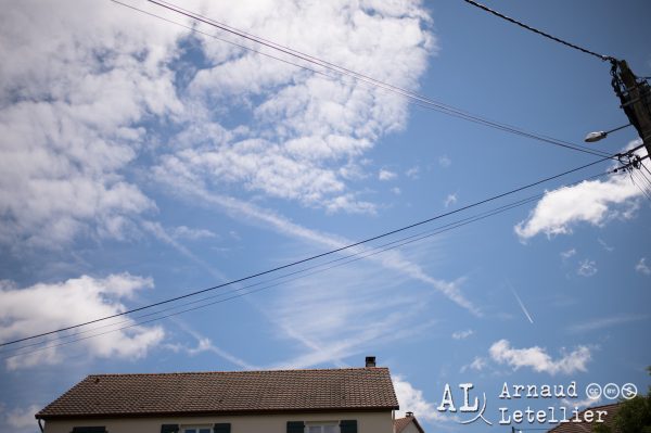 et une trainée de condensation en prime